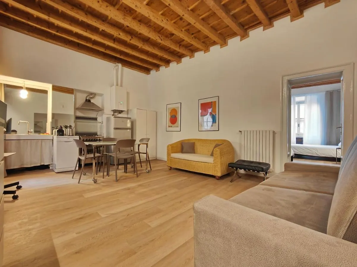 Crocetta Charme Apartment Milano 0*,  İtalya