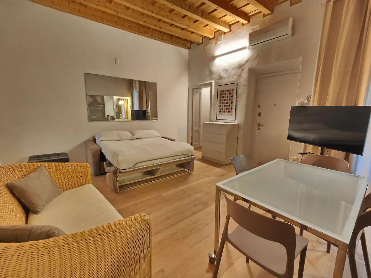 Crocetta Charme Apartment Milán 0*,